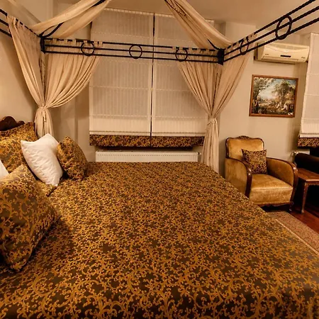 فندق Sphendone 4*